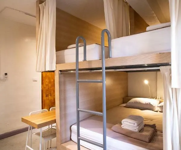 Trica Hostel Bangkok